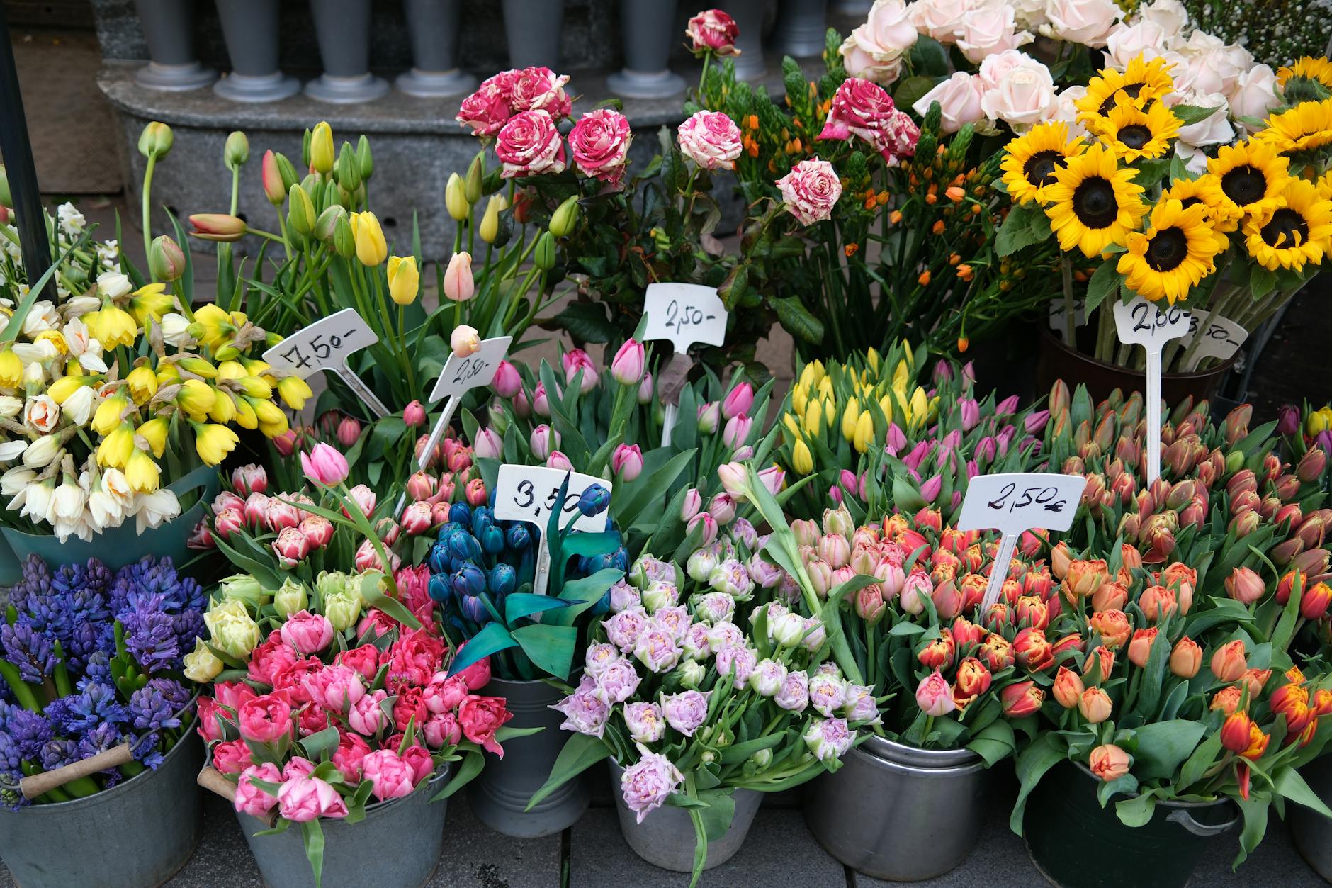 Arreglos florales que no matan tu presupuesto (pero parecen caros)